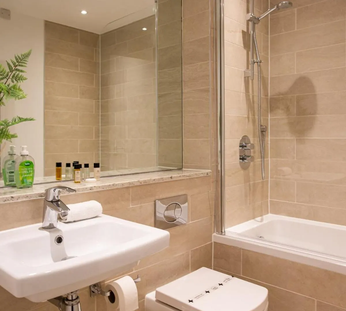 Bright & Stylish, Sleeps 6, City Centre Belfast 0*,